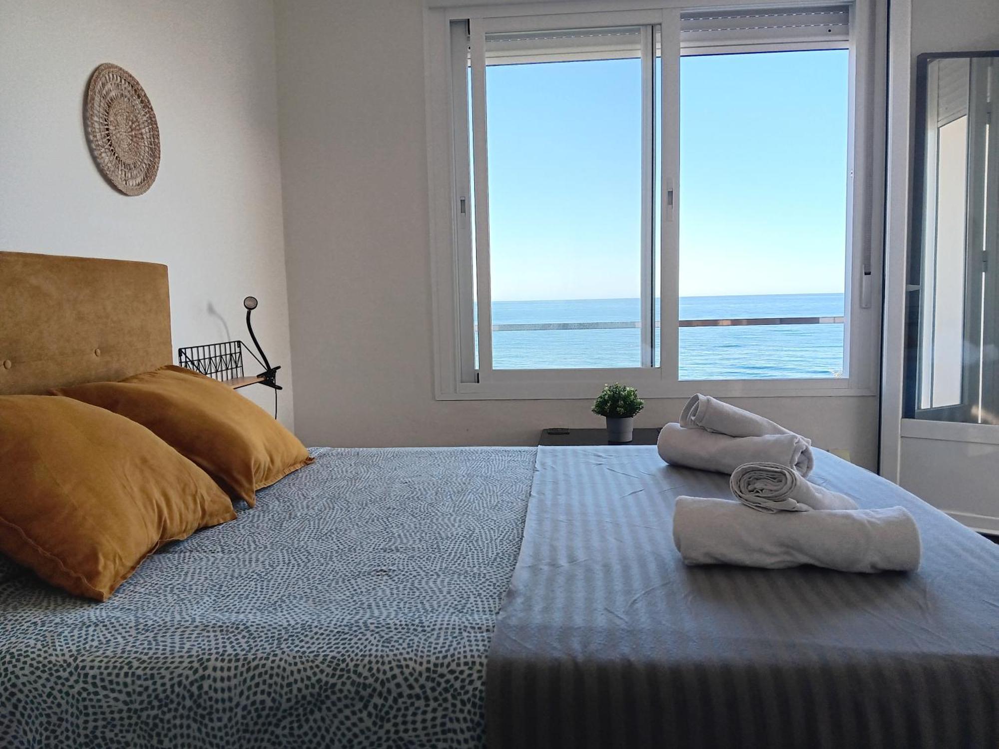 Alojamiento Iberia Playa Estepona Bagian luar foto