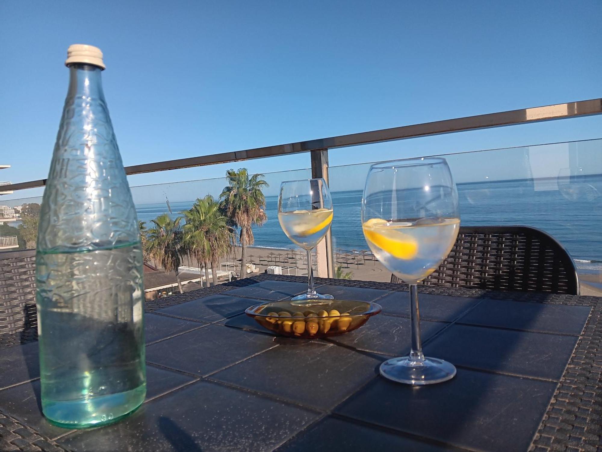 Alojamiento Iberia Playa Estepona Bagian luar foto