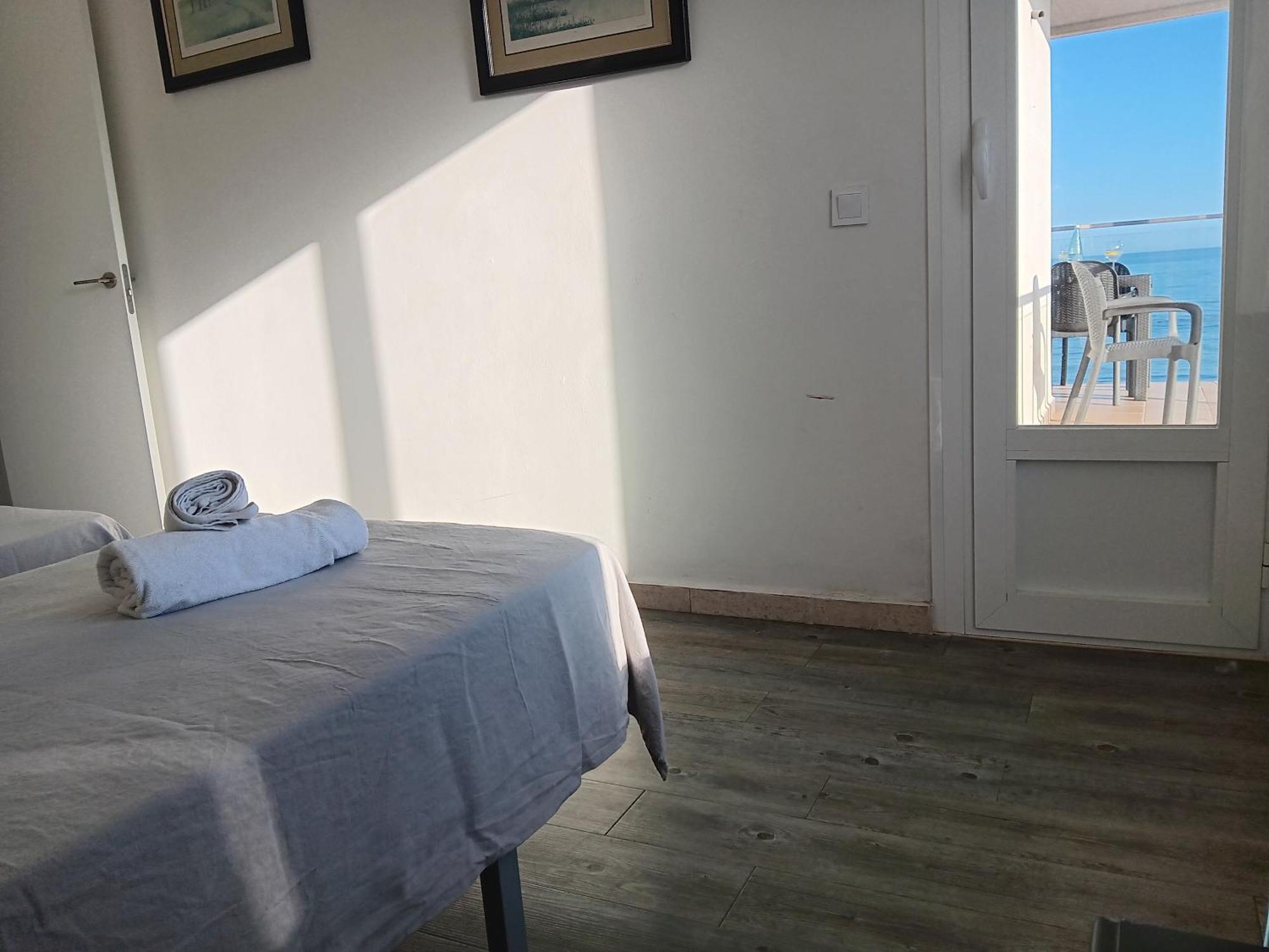 Alojamiento Iberia Playa Estepona Bagian luar foto